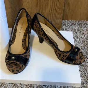 Karen Scott heels animal print